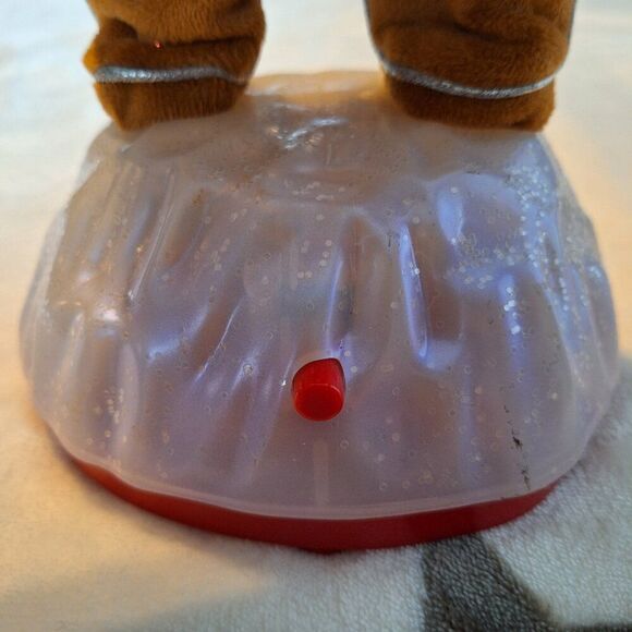 Gemmy Jingle Bell Rocker‎ 2008 Musical Light Up Singing Gingerbread Man READ - Picture 2 of 11